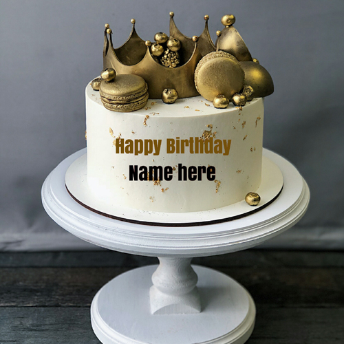 Print Name On Birthday Cake With Crown For Friend